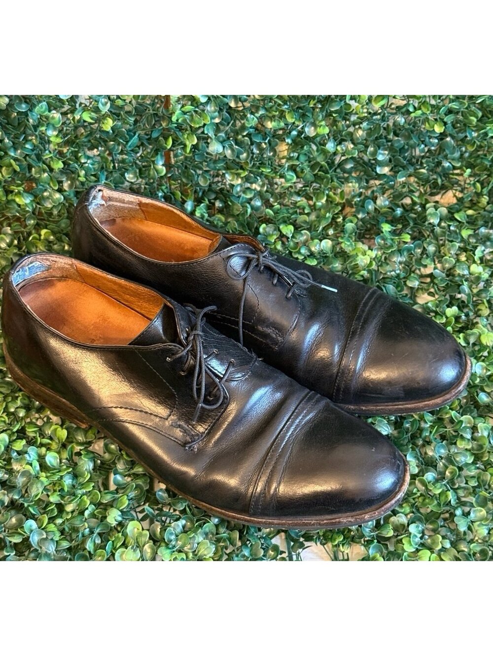 Men's Frye Black Leather dress shoes *needs repair* size 10D